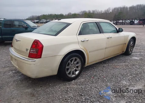 2006 Chrysler 300C z USA, uszkodzony, nr VIN 2C3KA63H66H209651